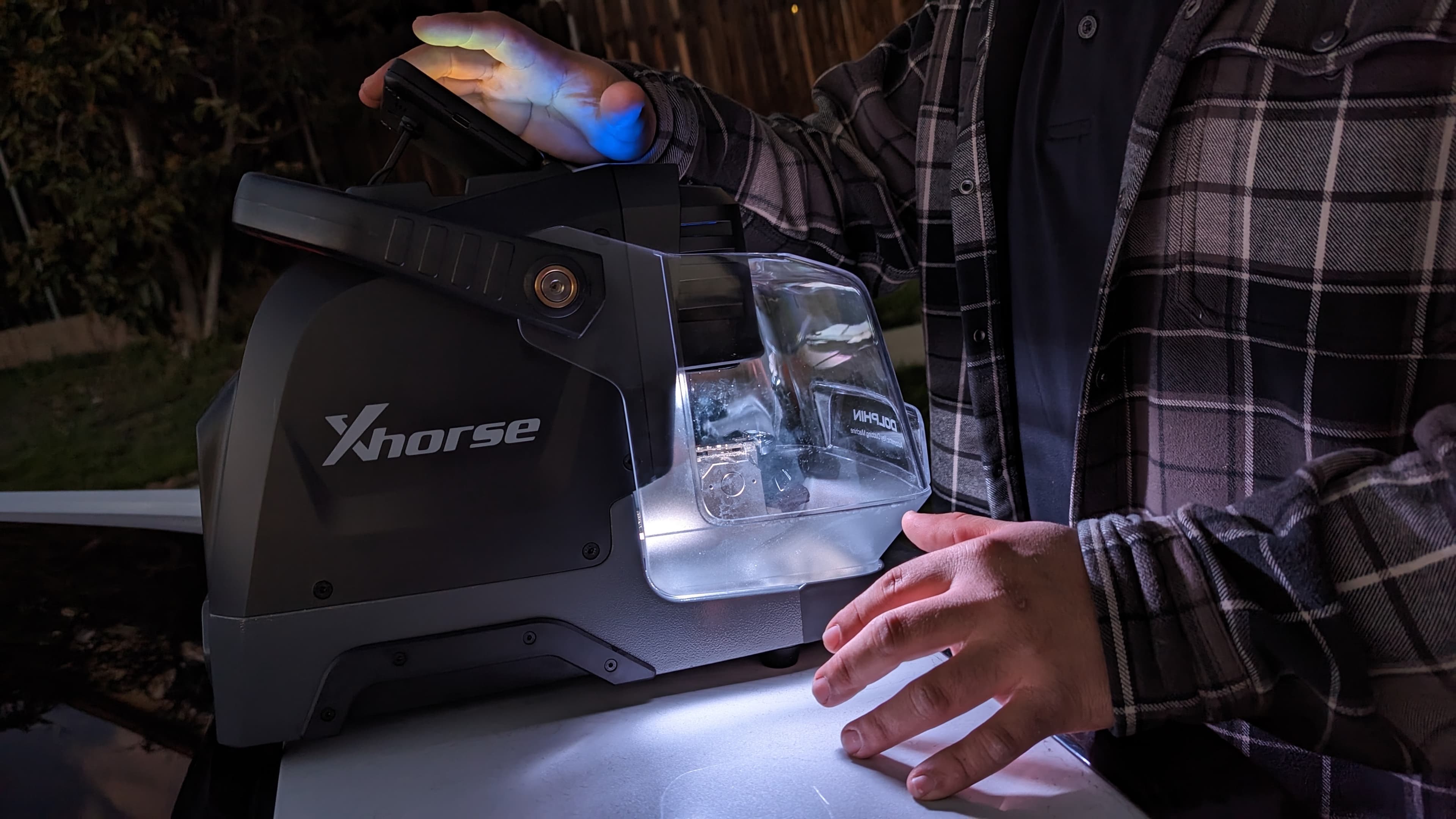 Xhorse Dolphin key cutting machine in operation